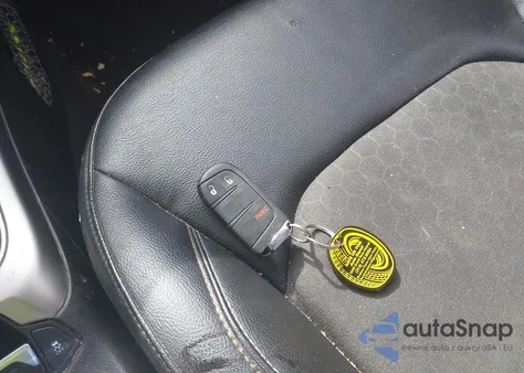 2018 Jeep Compass Latitude 4X4 from USA, damaged, VIN 3C4NJDBB2JT140726